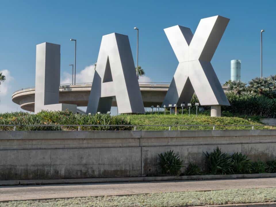 Los Angeles LAX Airport Lounges Guide