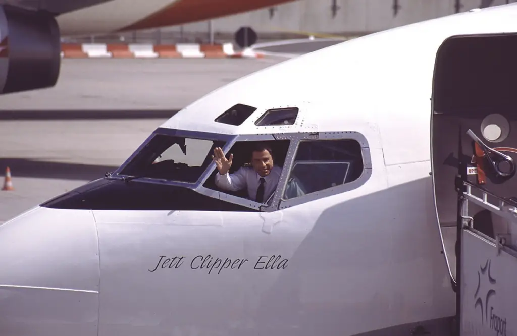 Jon Travolta piloting his 707 plane 