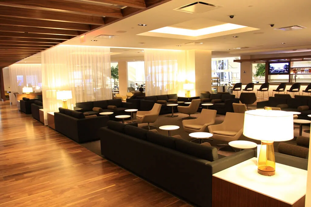 London Gatwick Airport Lounges (The Ultimate Guide)